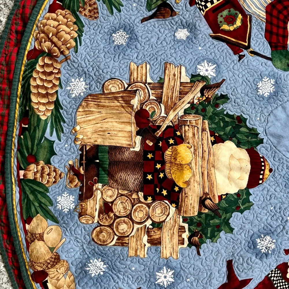 Reversible Round Christmas Quilt Table Cloth